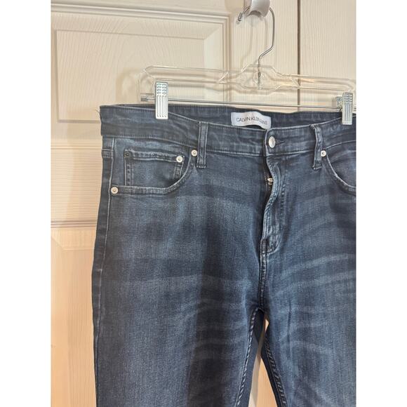 Calvin Klein Jeans Men Skinny Fit Dark Wash Staple Classic Denim Pants - Picture 4 of 8